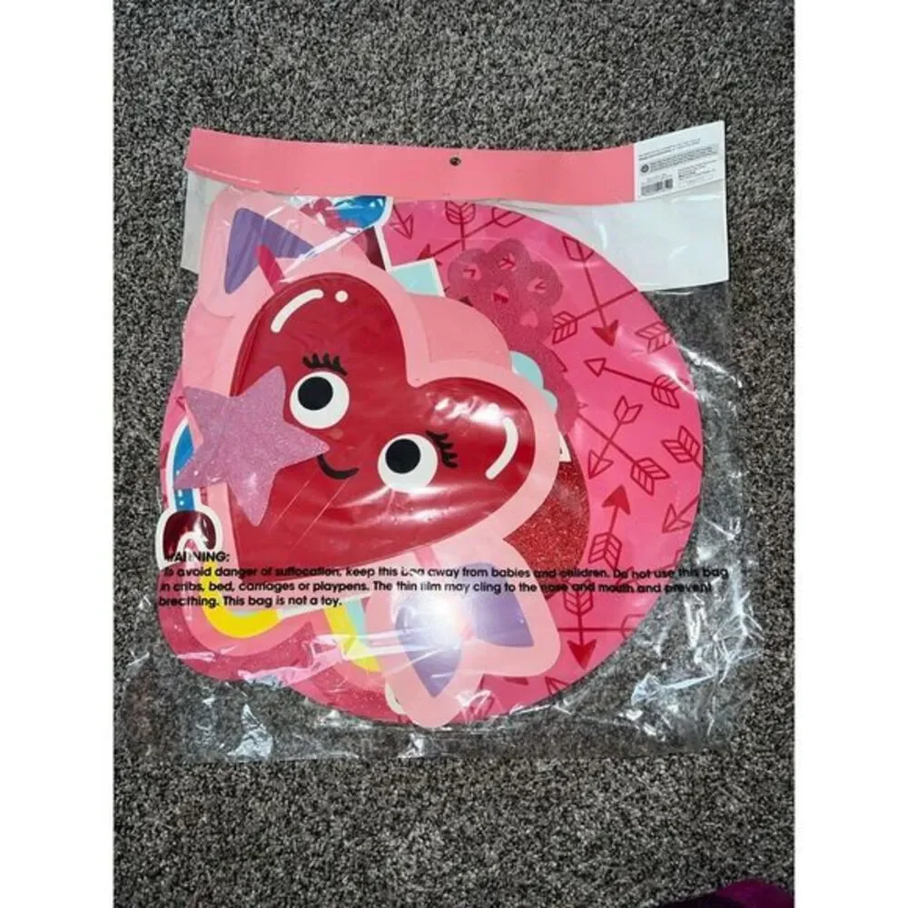NWOT spritz‎ large hanging decor Valentine's Day